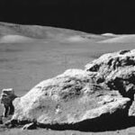 Почему 40 лет люди не летают на Луну?