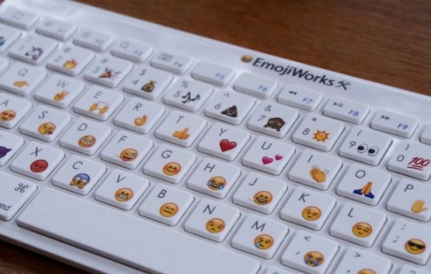 Создана клавиатура с готовыми Emoji