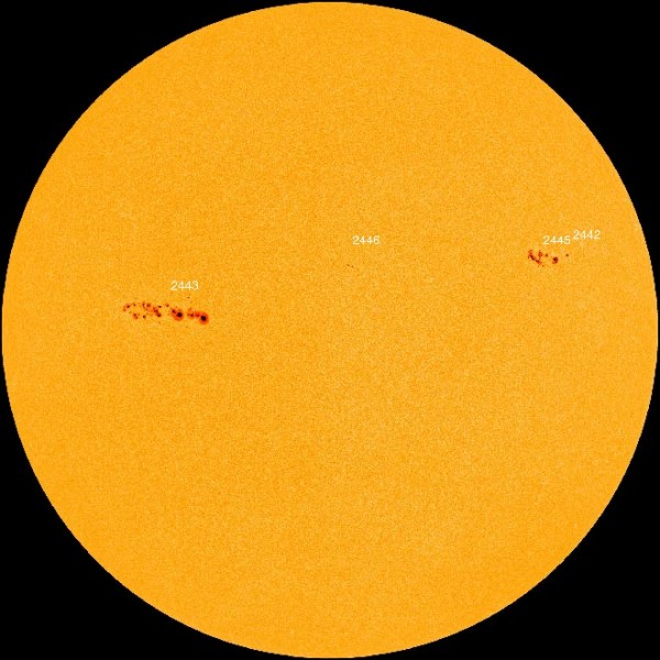 Зафиксированы множественные вспышки на Солнце — Ученые