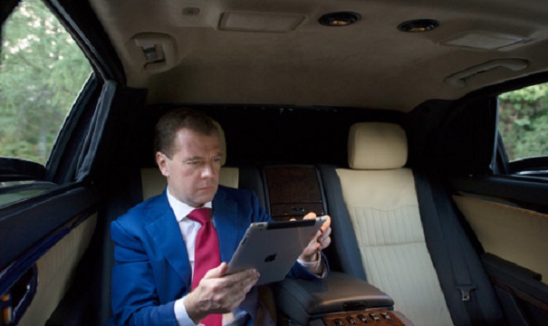Д. Медведев подчеркнул потребность правил поведения в сети интернет
