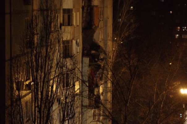 МЧС РФ: Под завалами дома в Волгограде могут находиться до 12 человек