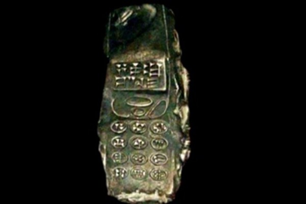 В Австрии археологи отыскали 800-летний мобильный телефон