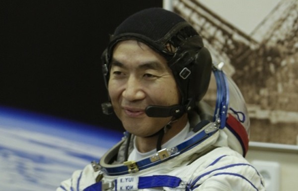 Японский космонавт выучил российский и желает совместить страны