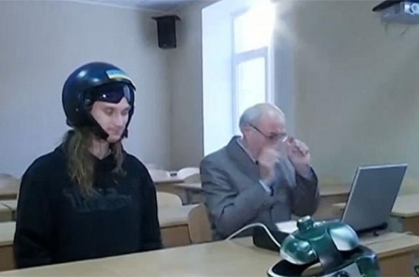 Украинские ученые создали чудо-шлем, избавляющий от стресса