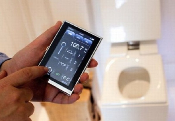 На поверхности телефонов живет больше бактерий, чем в туалете — Ученые