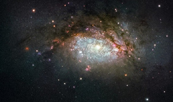 Галактика NGC 3597 глазами космического телескопа «Хаббл»