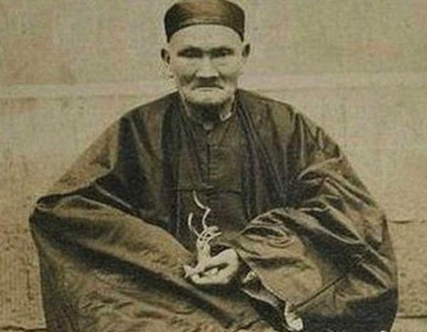 Китаец Ли Циньюнь скончался в 1933 в возрасте 256 лет
