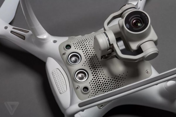 Беспилотная мечта: DJI представила дрон Phantom 4