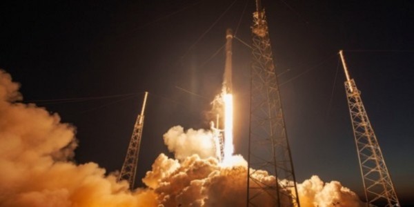 Штатская космическая ракета Falcon 9 разбилась при посадке
