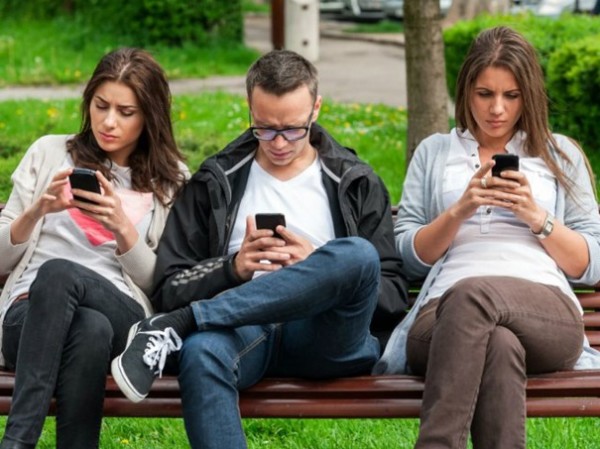 Мобильные телефоны влияют на настроение и работоспособность