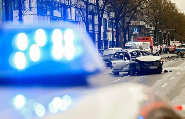 Милиция Берлина не считает взрыв автомобиля терактом