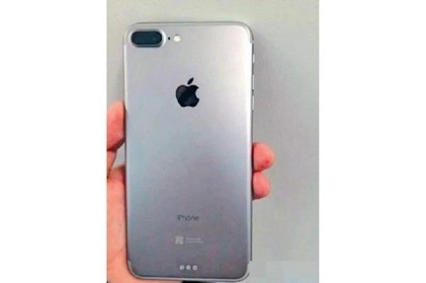Фотография iPhone 7 Plus подтверждает наличие двойной камеры