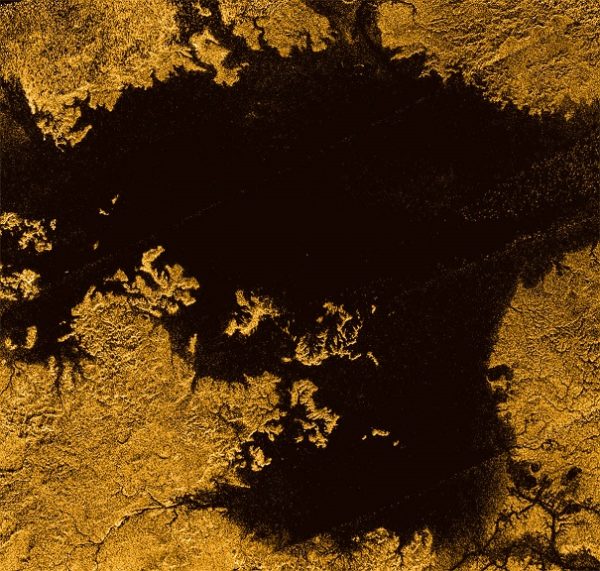 Анализ данных зонда «Кассини» позволил найти на Титане море из метана