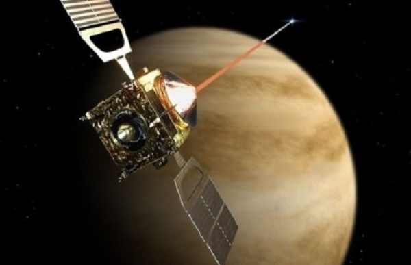 Фотографии японской межпланетной станции Akatsuki пояснили происхождение таинственного «полумесяца» на Венере