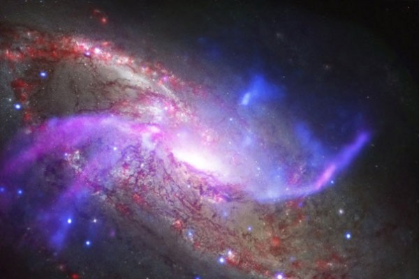 NASA опубликовало снимок центра Млечного пути