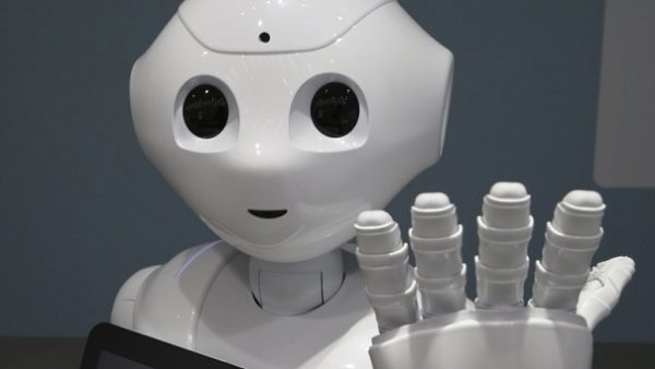 Японцы первыми в мире отправили робота в учиться среднюю школу