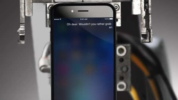 Apple показала iPhone без боковых рамок
