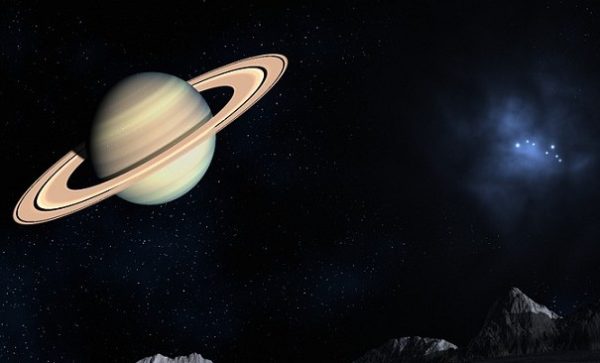За Сатурном таится загадочный огромный объект — Ученые