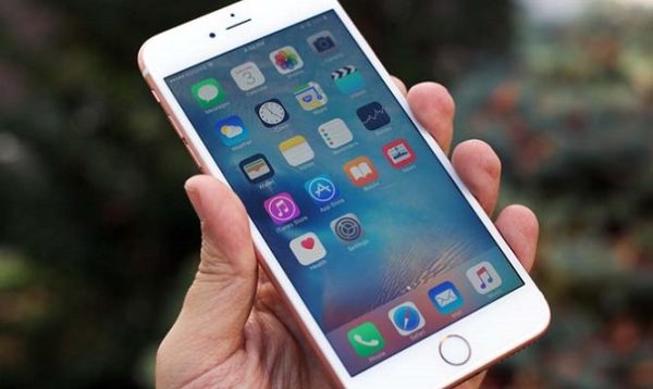 Руководитель Apple пообещал снизить цены на iPhone