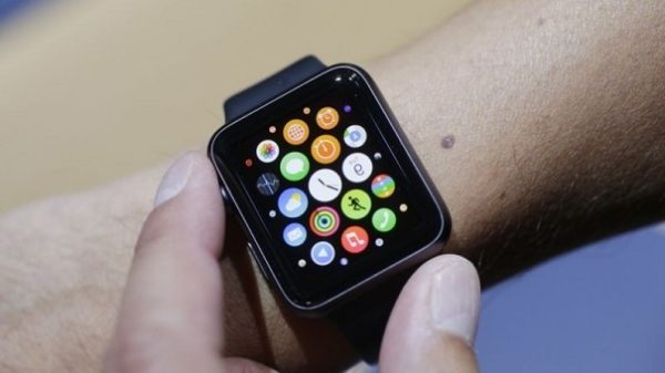 Apple запатентовала Apple Watch со встроенной камерой