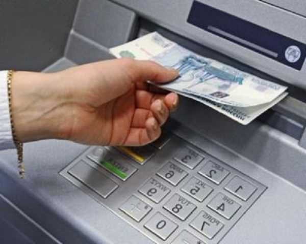 Мошенники стали активнее воровать деньги через банкоматы