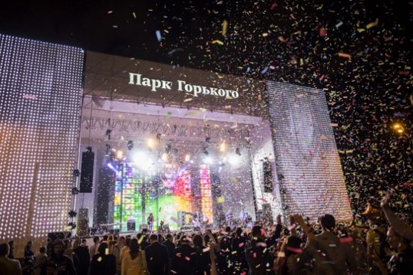 Выпускной-2016 в столице РФ: концерты, лазерные шоу, фейерверки