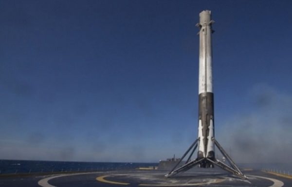 Повторный полет первой ступени Falcon 9 планируется на осень