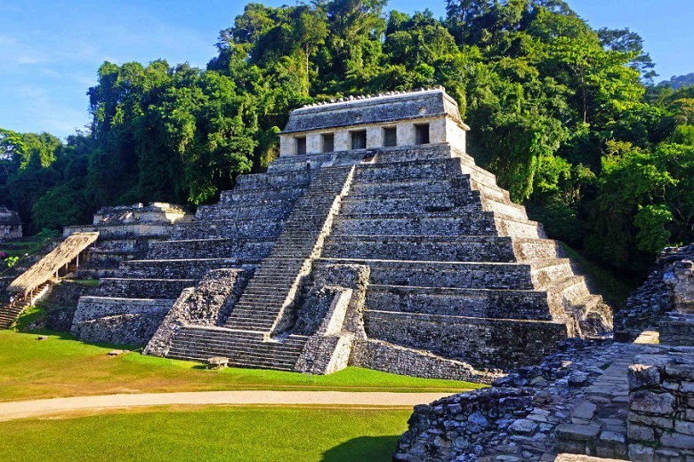 Ученые обнаружили что-то впечатляющее под пирамидой Майя