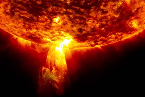 Ученые: Бури на Солнце могут сломать Землю