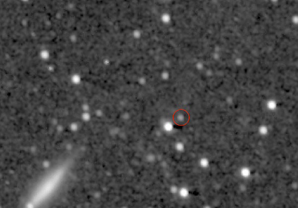 Карликовая планета «шпионит» за камерой зонда New Horizons