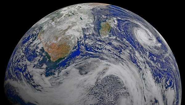 Ученые выяснили что штормовые облака движутся к полюсам из-за климата