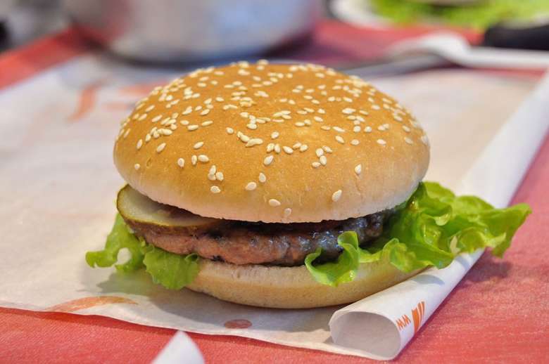Самой популярной едой для пользователей Instagram стал гамбургер