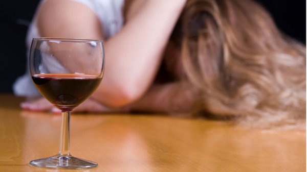 Ученые Женская печень страдает от влияния алкоголя сильнее мужской