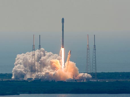 В США успешно стартовала ракета Falcon 9