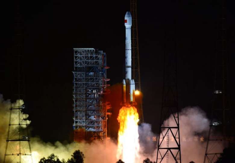 Китай запустил первый спутник мобильной связи