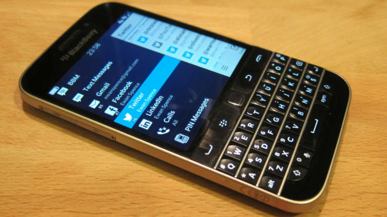 BlackBerry может отказаться от выпуска смартфонов