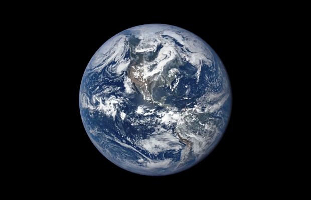 Как выглядит Земной год из космоса (видео)