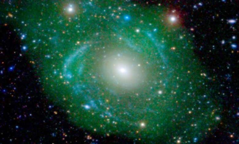 Редкую и утонченную галактику Франкенштейн обнаружили в 250 миллионах световых лет от Земли