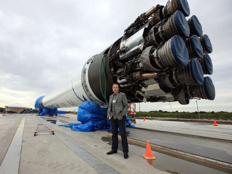 СМИ рассказали что ракета Falcon 9 должна была доставить на орбиту Земли