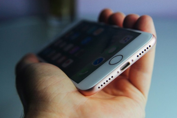 Некоторые пользователи жалуются на свист смартфонов Apple iPhone 7