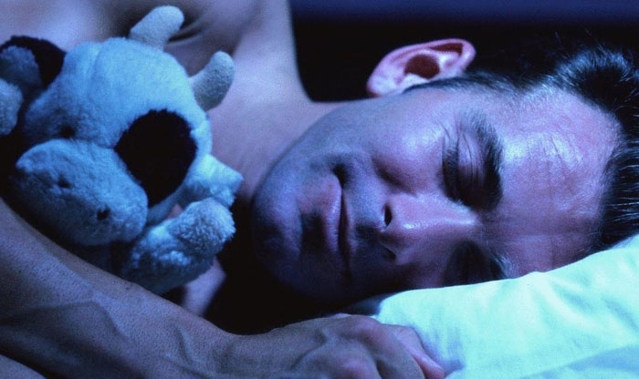 Ученые узнали, почему люди говорят во сне