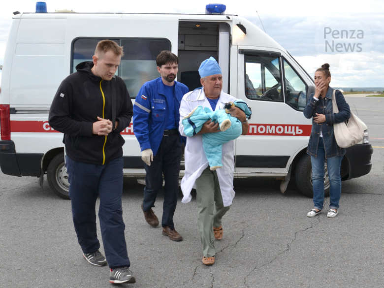 Борт МЧС доставит из Пензы в Санкт Петербург младенца в тяжелом состоянии