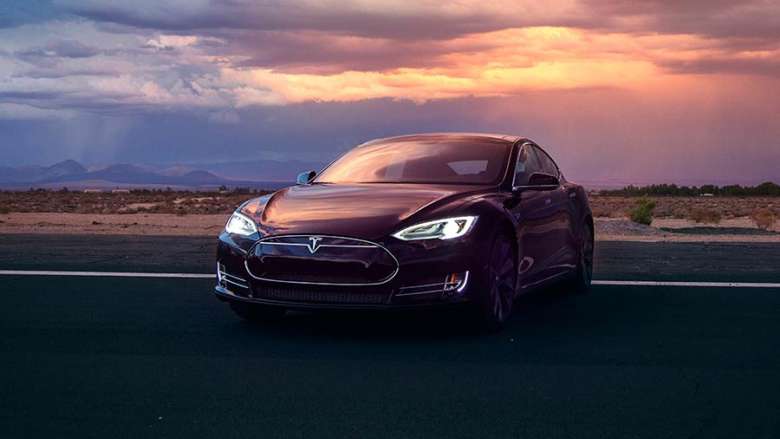 Китайским специалистам удалось захватить контроль над управлением седаном Tesla Model S