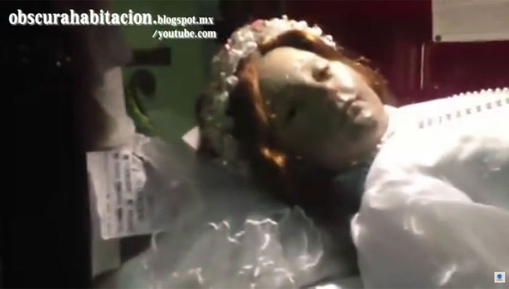 300-летняя мумия открыла глаза во время богослужения в Мексике