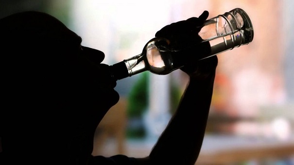 Ученые: Алкогольная зависимость молодых людей преследует их всю жизнь