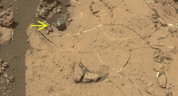 Curiosity наткнулся на таинственный железный метеорит на Марсе
