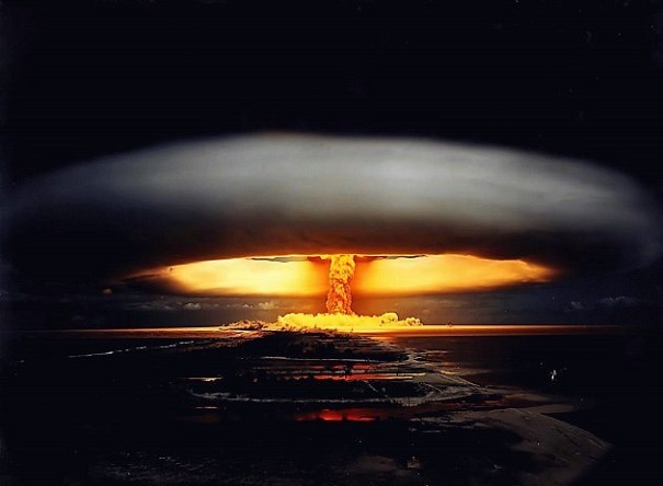 Атомные войны предотвращают пришельцы?