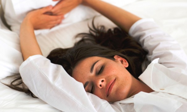 Учёные назвали безупречную длительность сна для женщин и мужчин