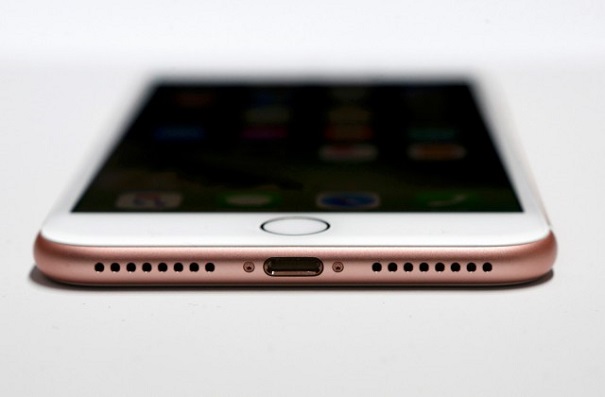 В новых iPhone появится слот для 2-ой SIM-карты