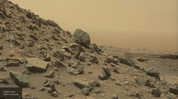 На Марсе обнаружили гигантский космический корабль и «людей в черном»